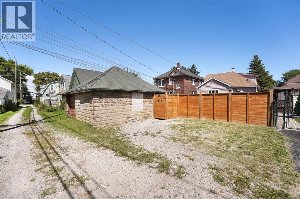 253 Pierre Avenue, Windsor, Ontario  N9A 2J6 - Photo 7 - 26022479