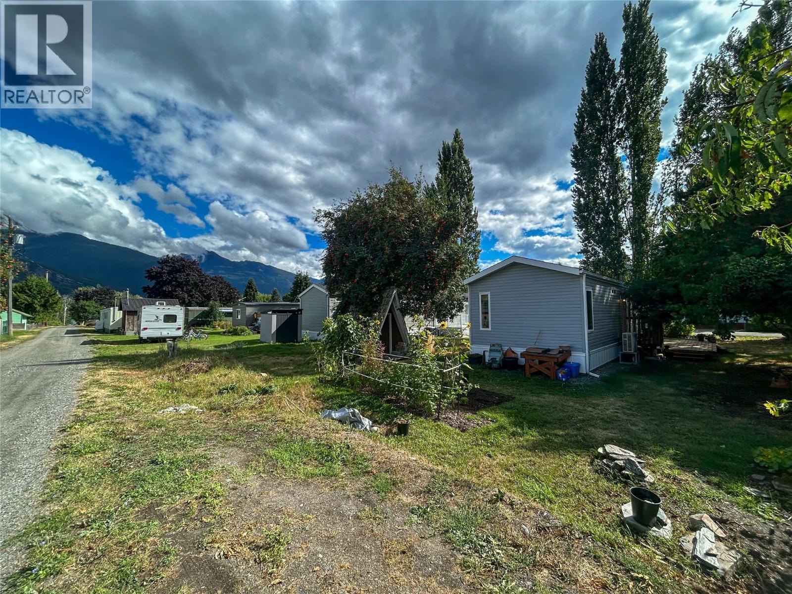 244 E Avenue, Kaslo, British Columbia V0G 1M0 - Photo 25 - 10400726