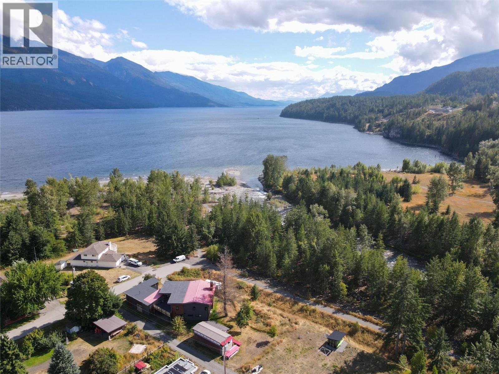 244 E Avenue, Kaslo, British Columbia V0G 1M0 - Photo 5 - 10400726
