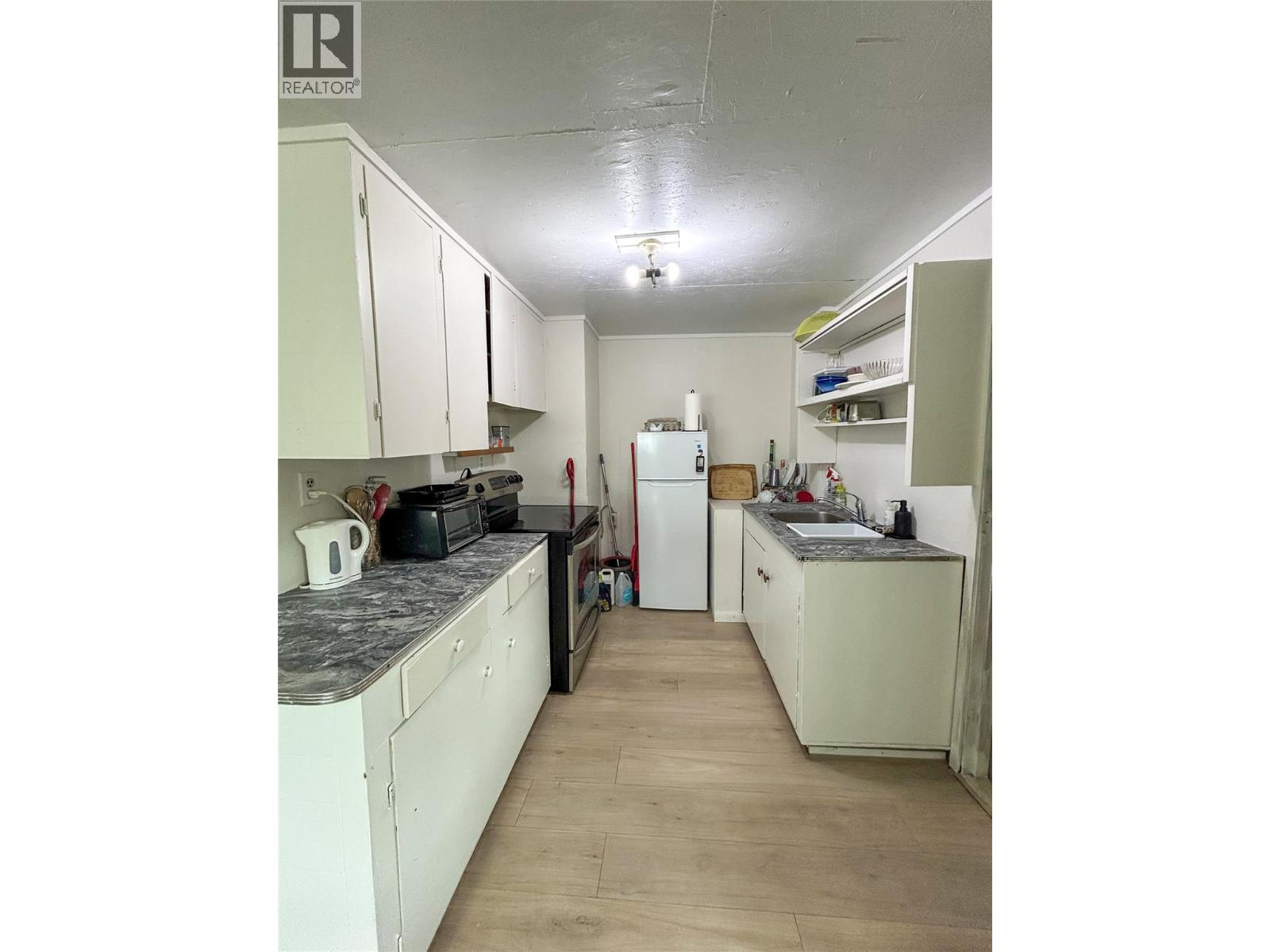 244 E Avenue, Kaslo, British Columbia V0G 1M0 - Photo 9 - 10400726