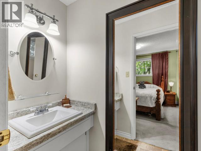 43 CEDAR CRESCENT photo 14