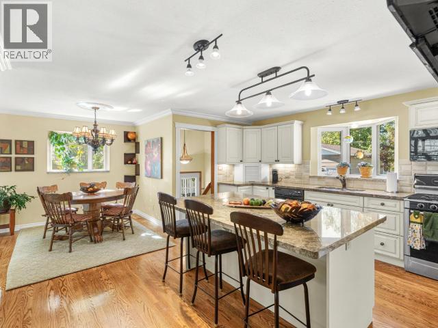 43 CEDAR CRESCENT photo 9