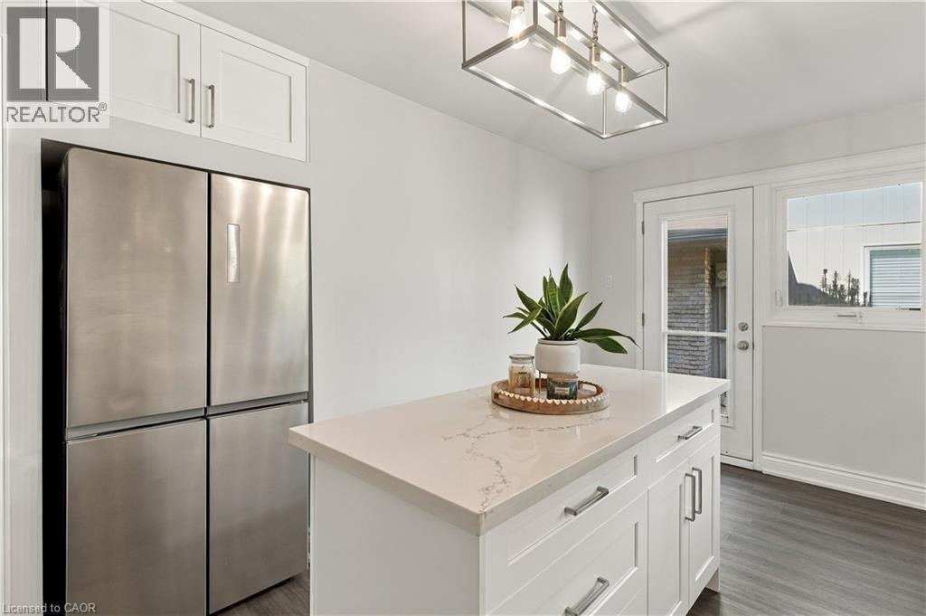 2390 Sinclair Circle, Burlington, Ontario  L7P 3C3 - Photo 15 - 40863224