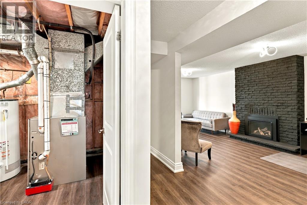 2390 Sinclair Circle, Burlington, Ontario  L7P 3C3 - Photo 27 - 40863224