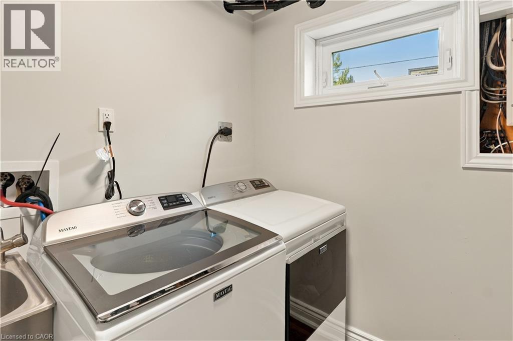 2390 Sinclair Circle, Burlington, Ontario  L7P 3C3 - Photo 37 - 40863224