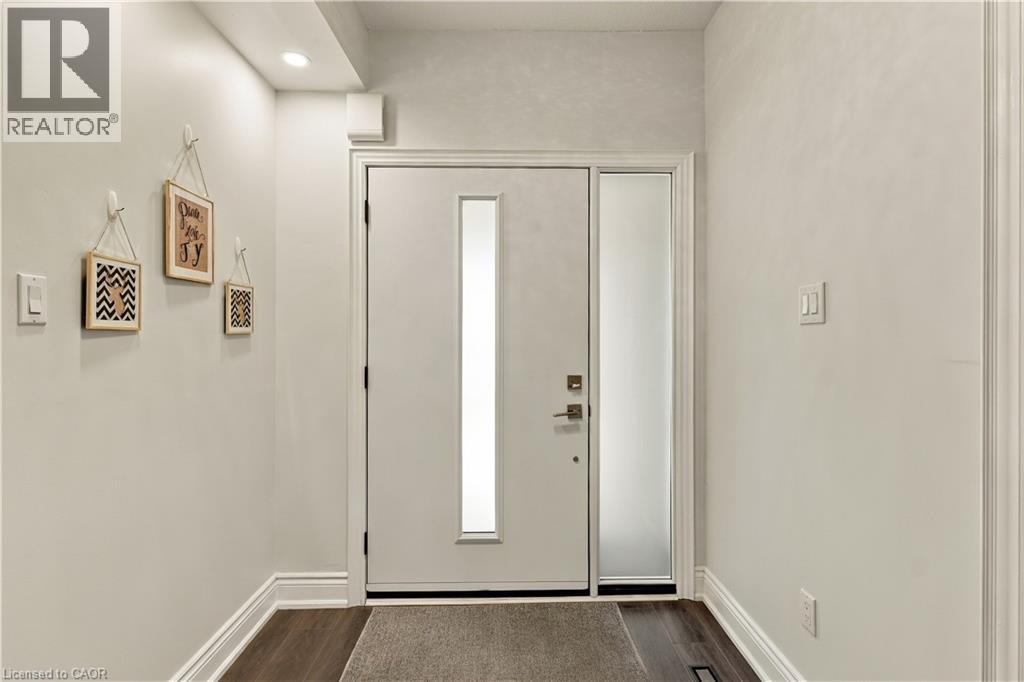 2390 Sinclair Circle, Burlington, Ontario  L7P 3C3 - Photo 4 - 40863224