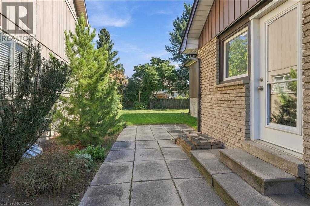 2390 Sinclair Circle, Burlington, Ontario  L7P 3C3 - Photo 41 - 40863224