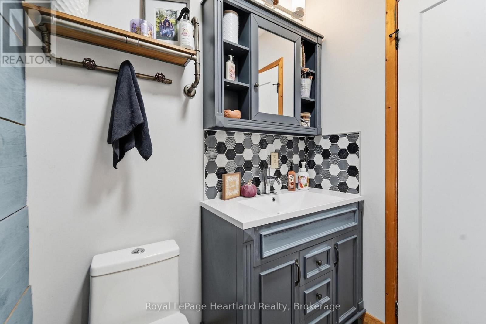 77872 London Road, Huron East, Ontario  N0M 1L0 - Photo 38 - X13781364