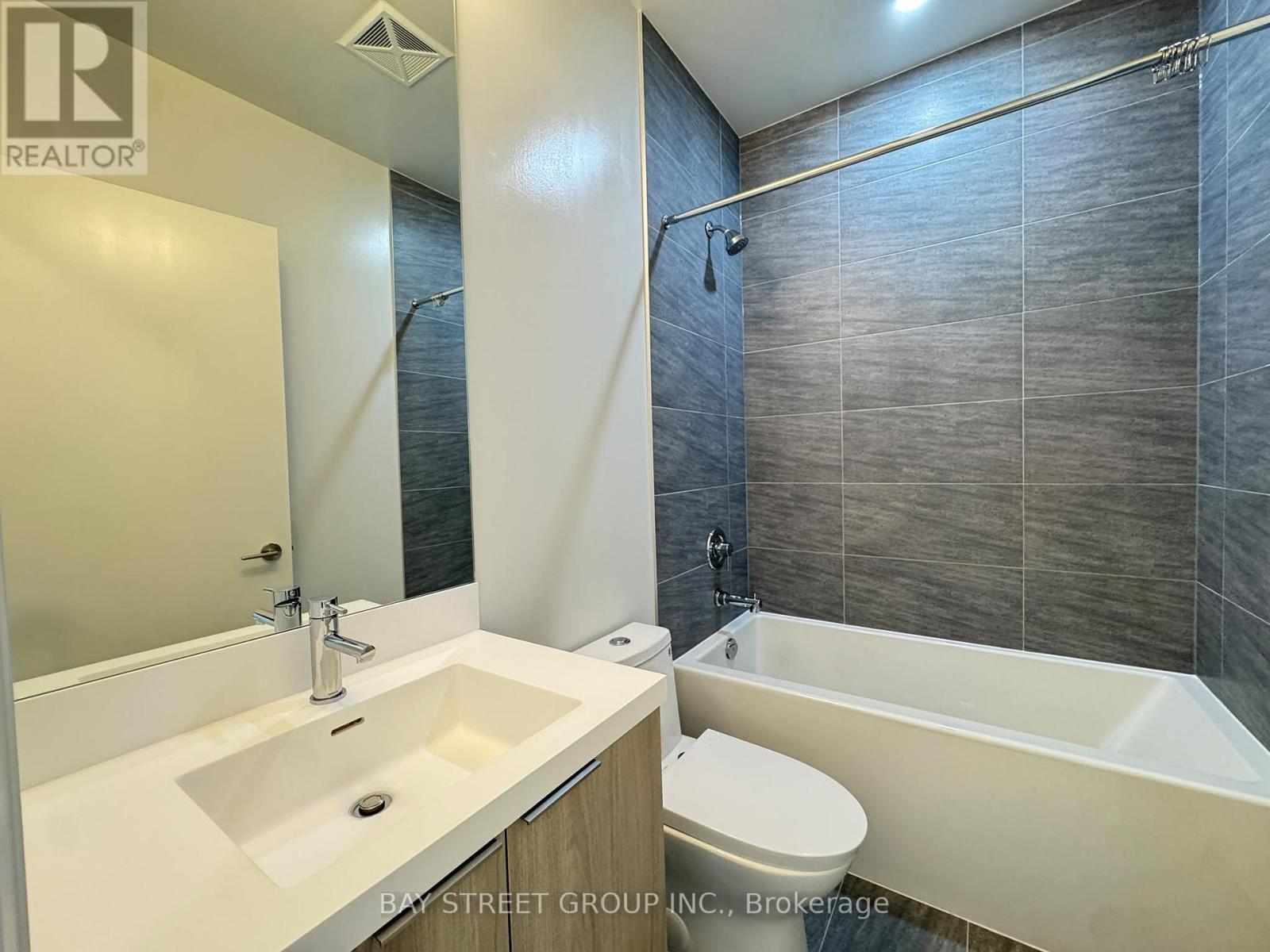 2416 - 400 King Street W, Toronto, Ontario  M5V 1K2 - Photo 10 - C13781304