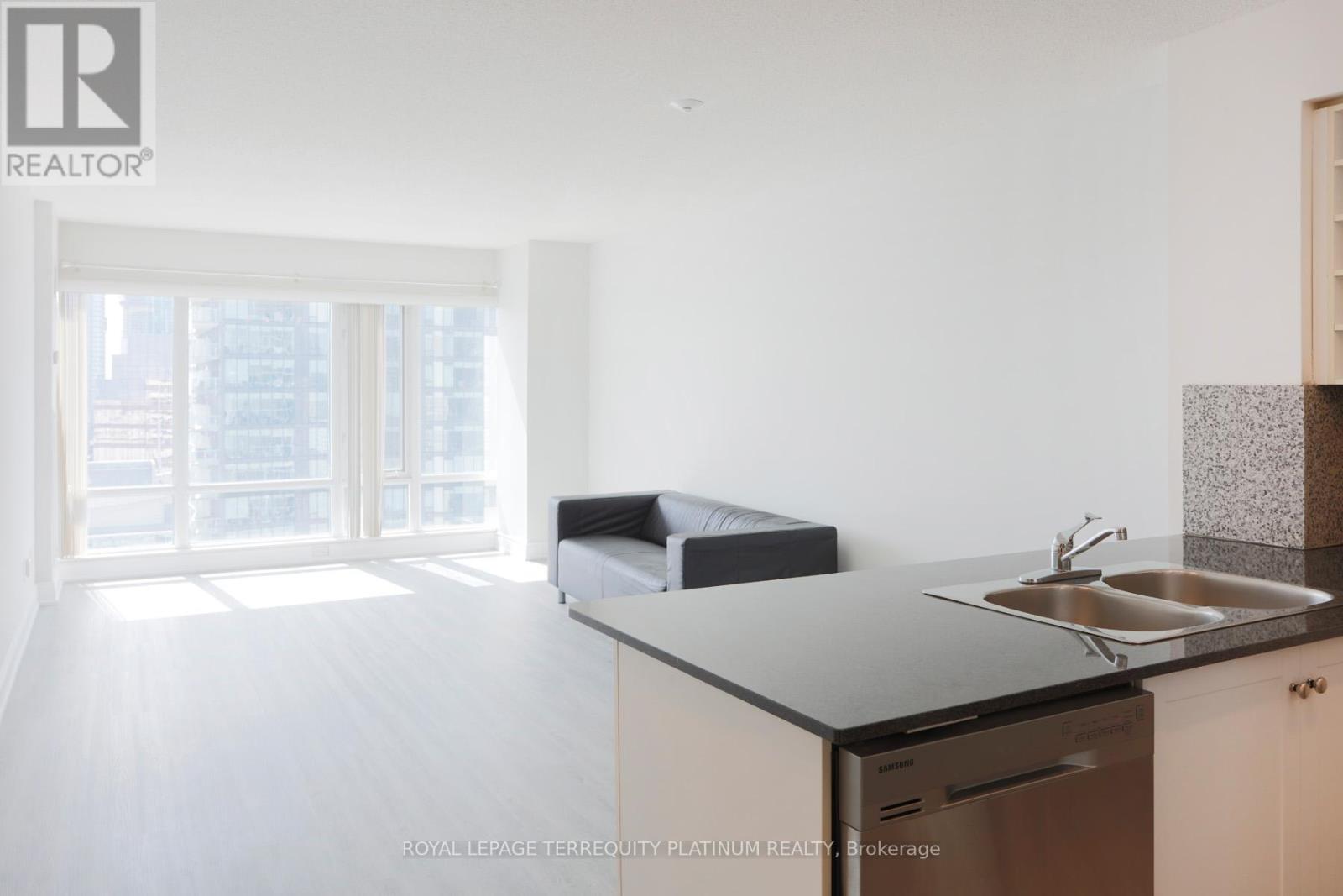 3607 - 210 Victoria Street, Toronto, Ontario  M5B 2R3 - Photo 3 - C13781434