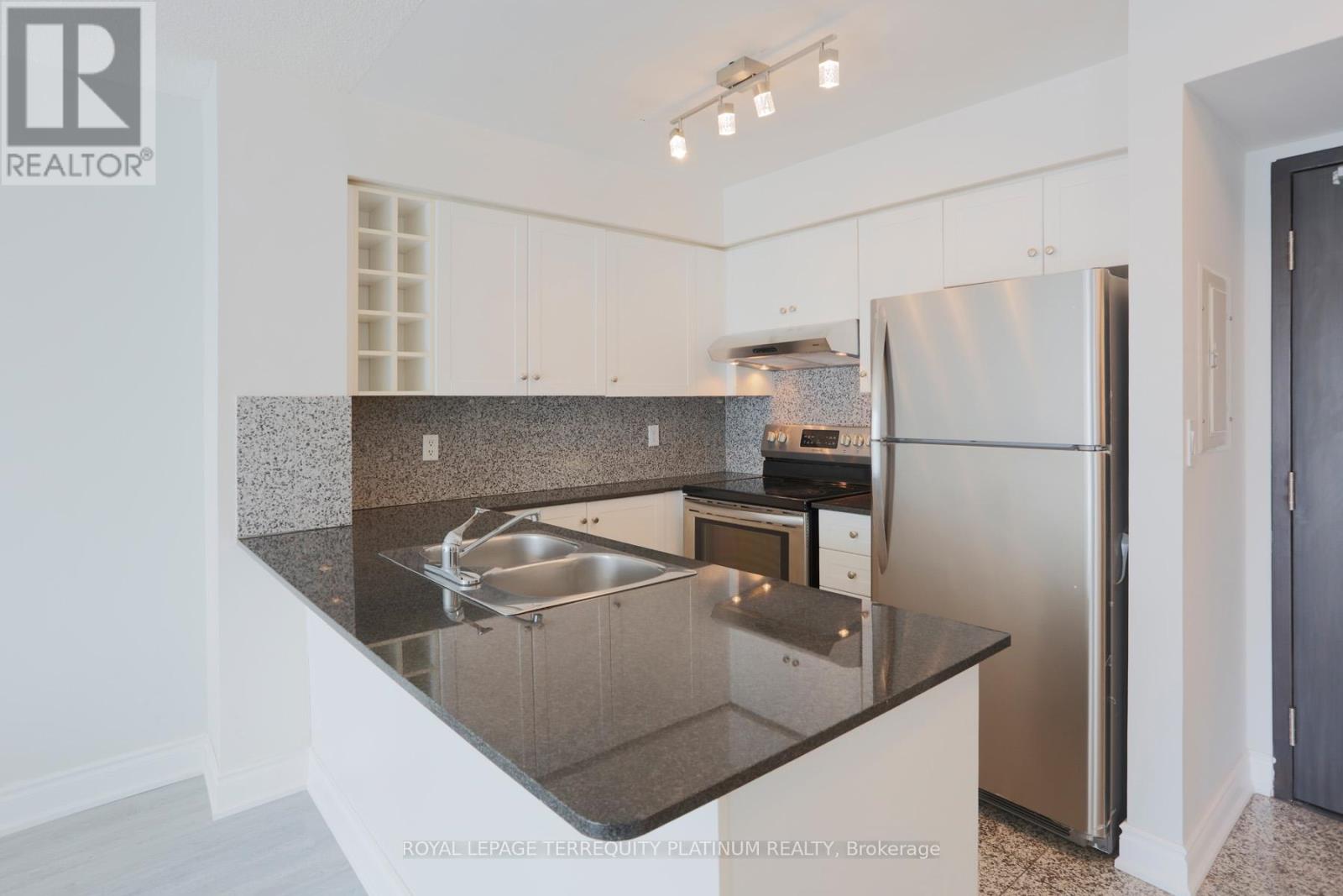 3607 - 210 Victoria Street, Toronto, Ontario  M5B 2R3 - Photo 4 - C13781434