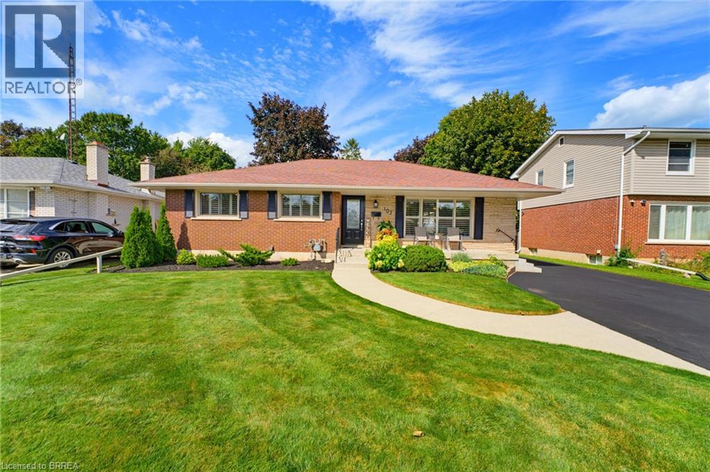 107 PUSEY Boulevard, Brantford, Ontario