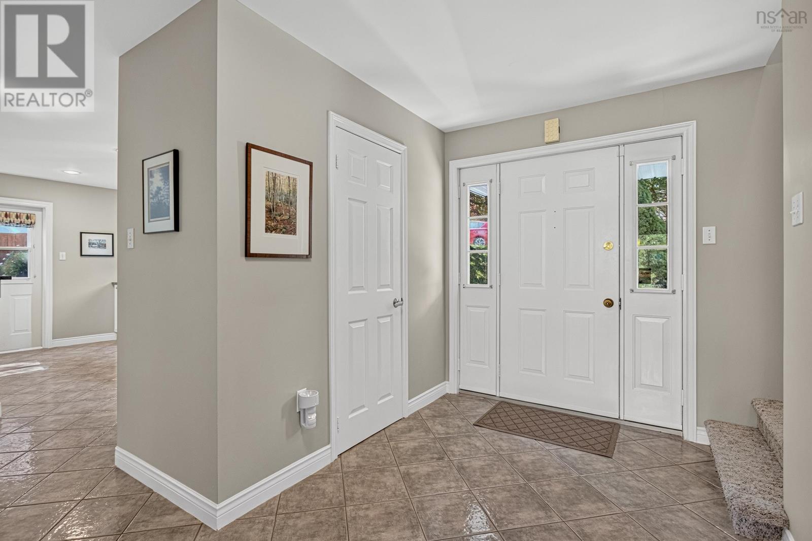 24 Bridgeview Drive, Halifax, Nova Scotia  B3P 2M4 - Photo 2 - 202623195