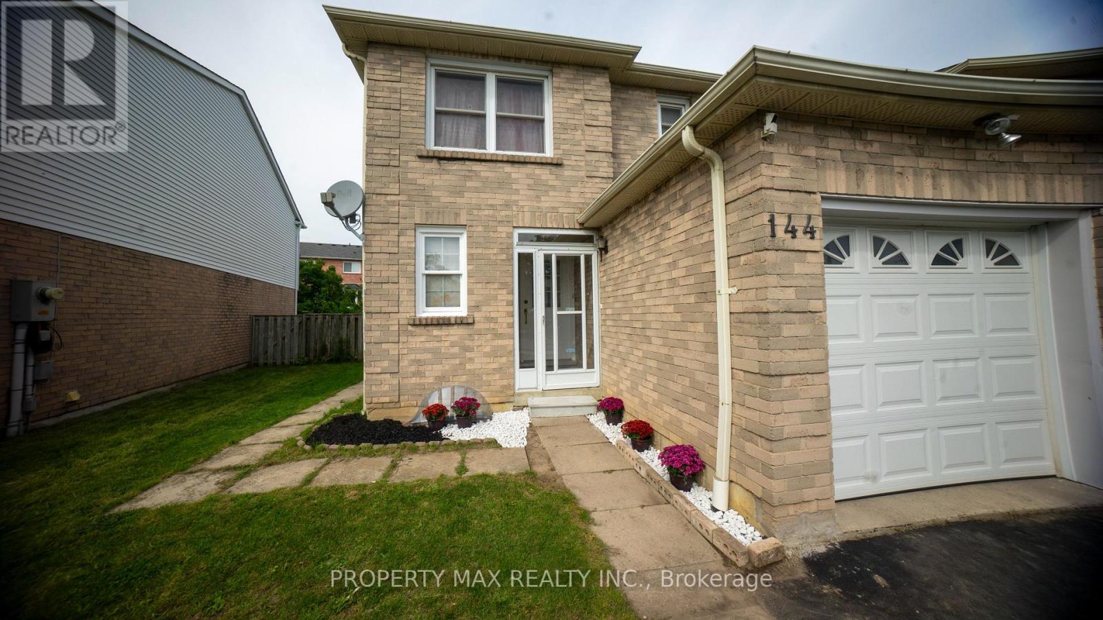 144 Bellrock Drive, Toronto, Ontario  M1V 3G6 - Photo 2 - E13781300