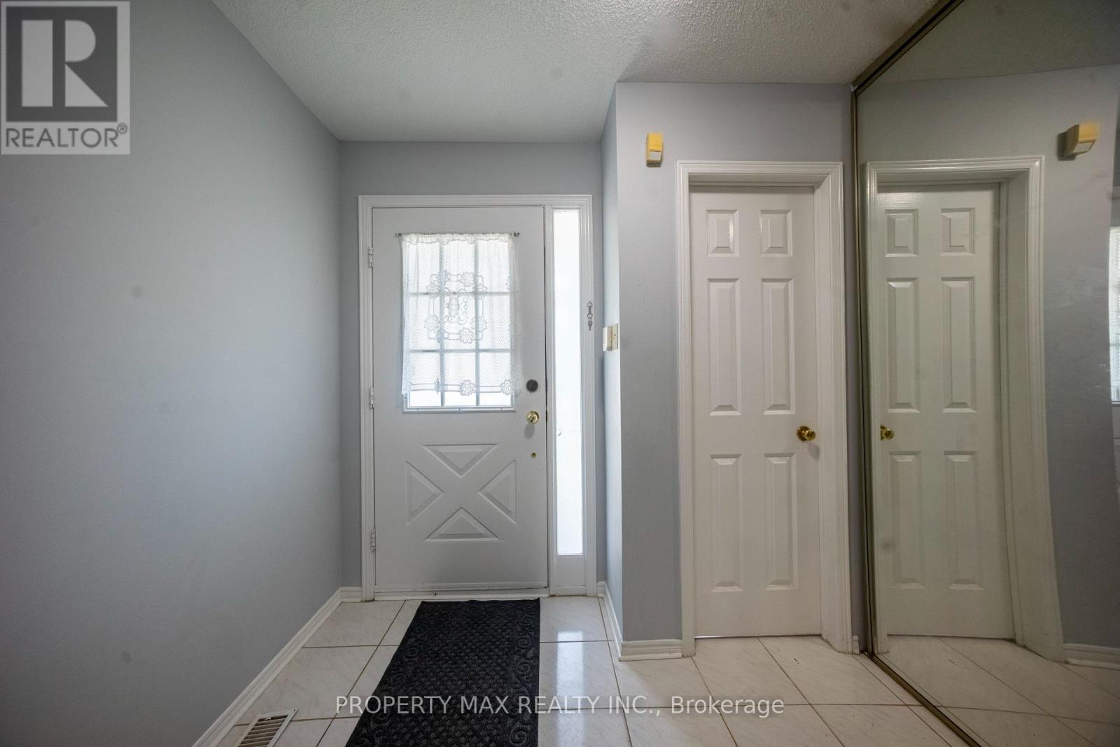 144 Bellrock Drive, Toronto, Ontario  M1V 3G6 - Photo 3 - E13781300
