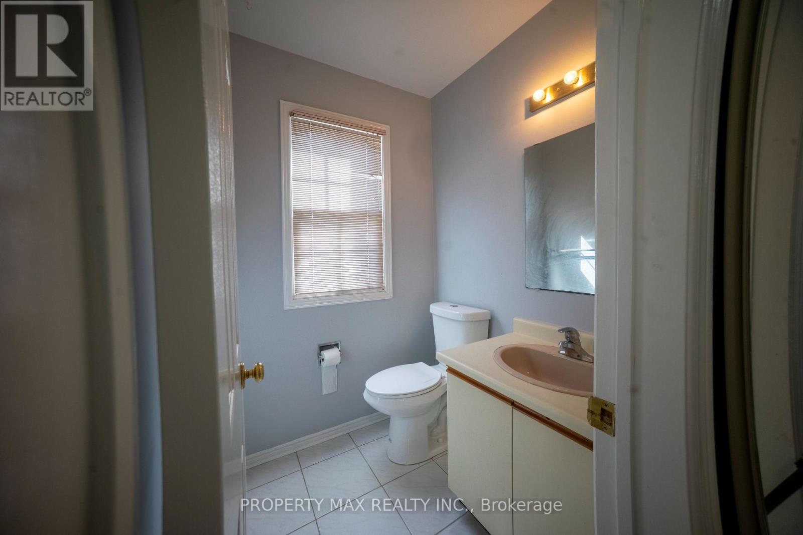 144 Bellrock Drive, Toronto, Ontario  M1V 3G6 - Photo 4 - E13781300