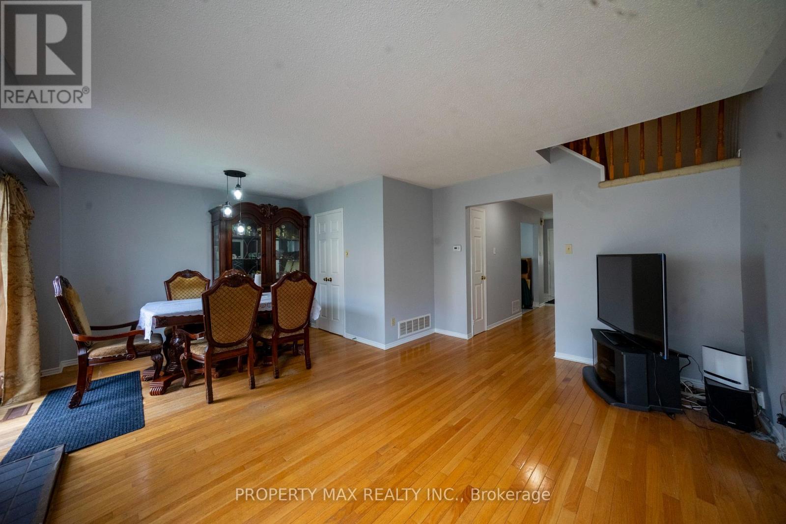 144 Bellrock Drive, Toronto, Ontario  M1V 3G6 - Photo 8 - E13781300