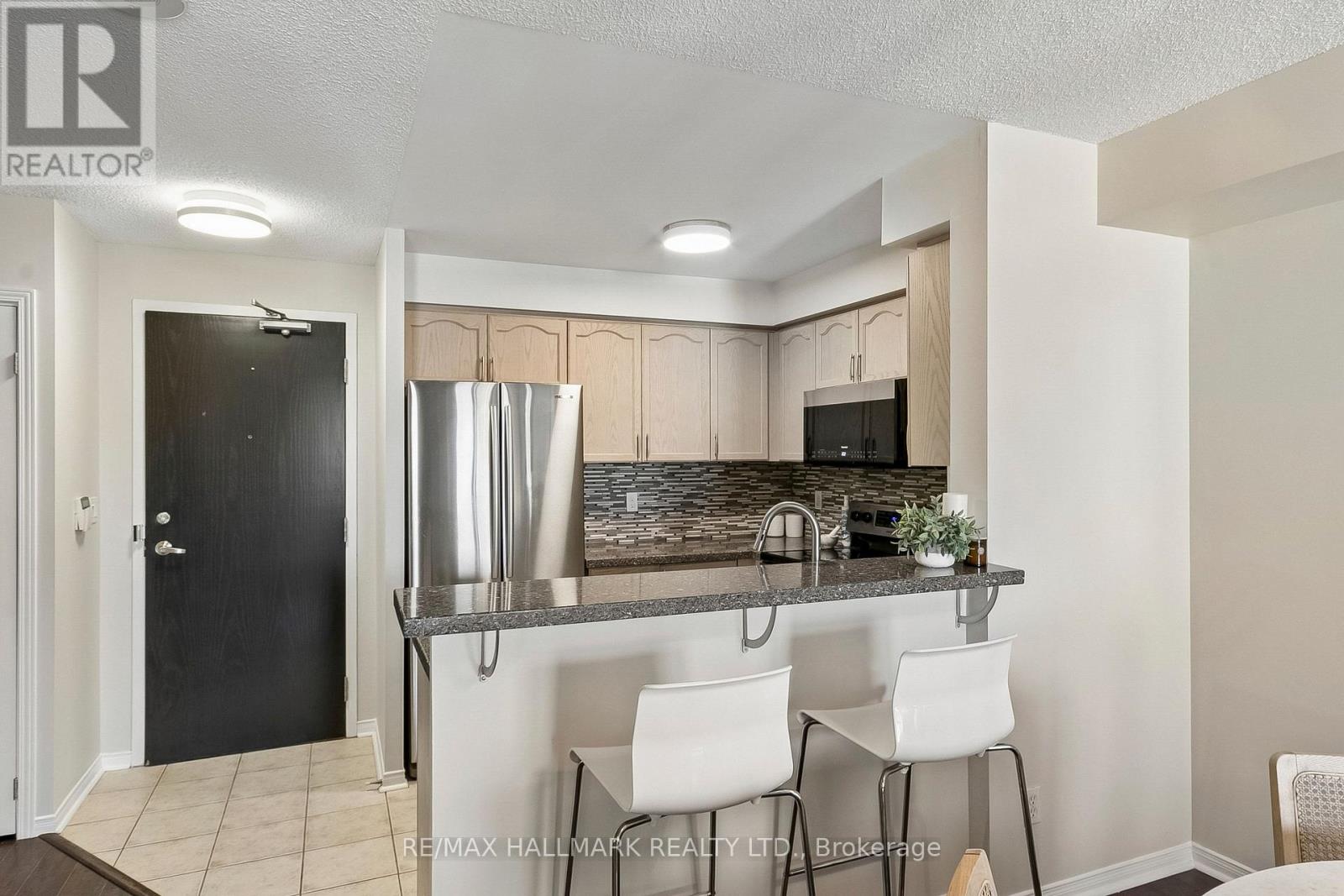 418 - 1733 Queen Street E, Toronto, Ontario  M4L 6S9 - Photo 6 - E13781414