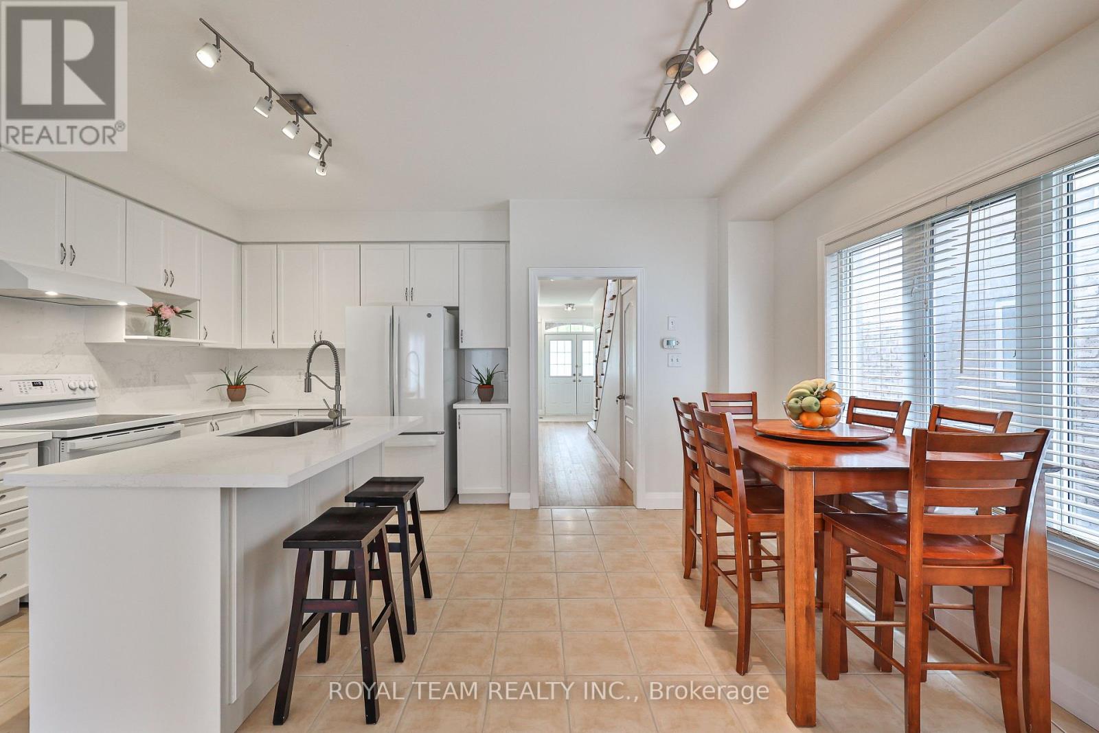 12 Spring Arbour Road, Vaughan, Ontario  L4J 0B7 - Photo 4 - N13781298