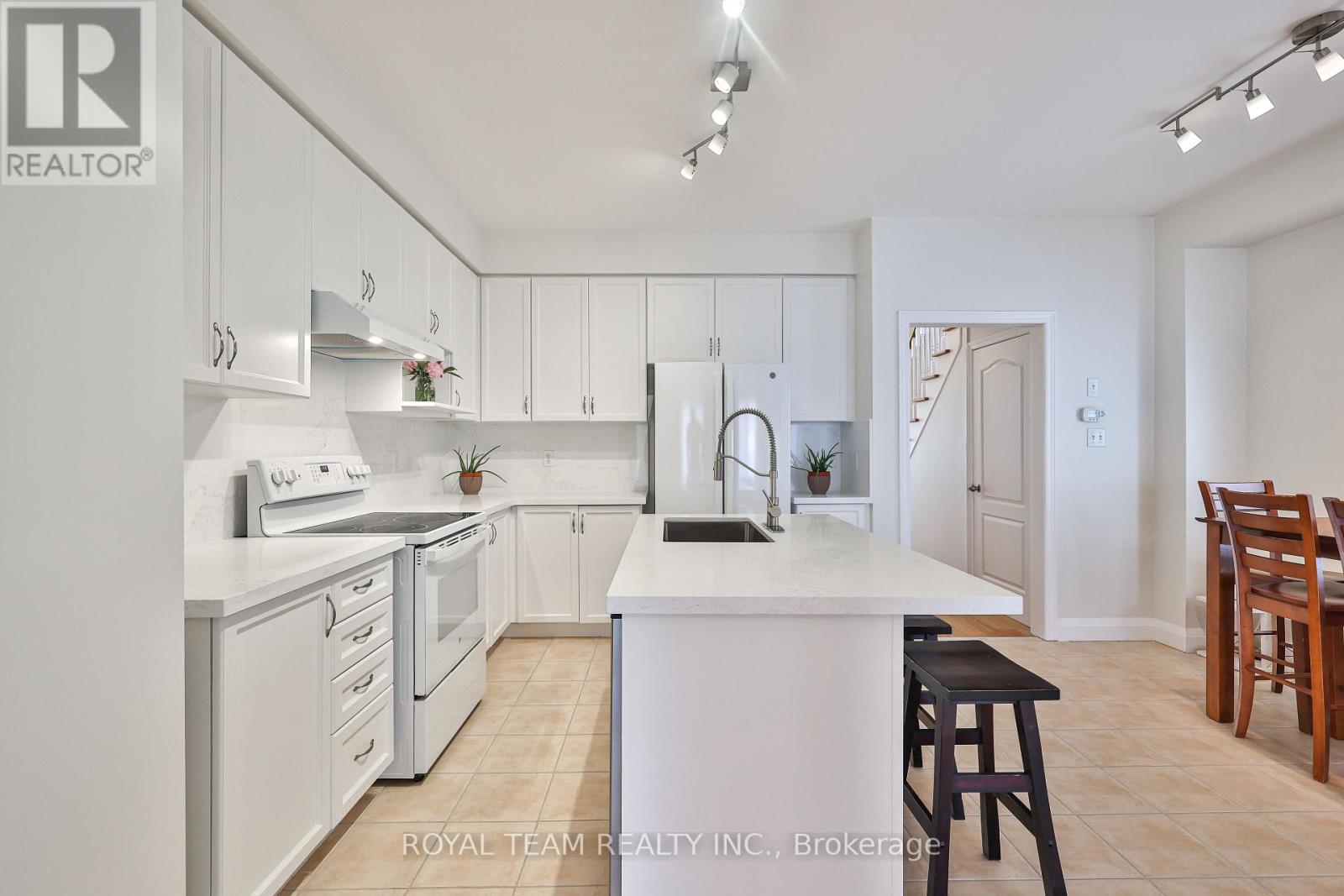 12 Spring Arbour Road, Vaughan, Ontario  L4J 0B7 - Photo 8 - N13781298