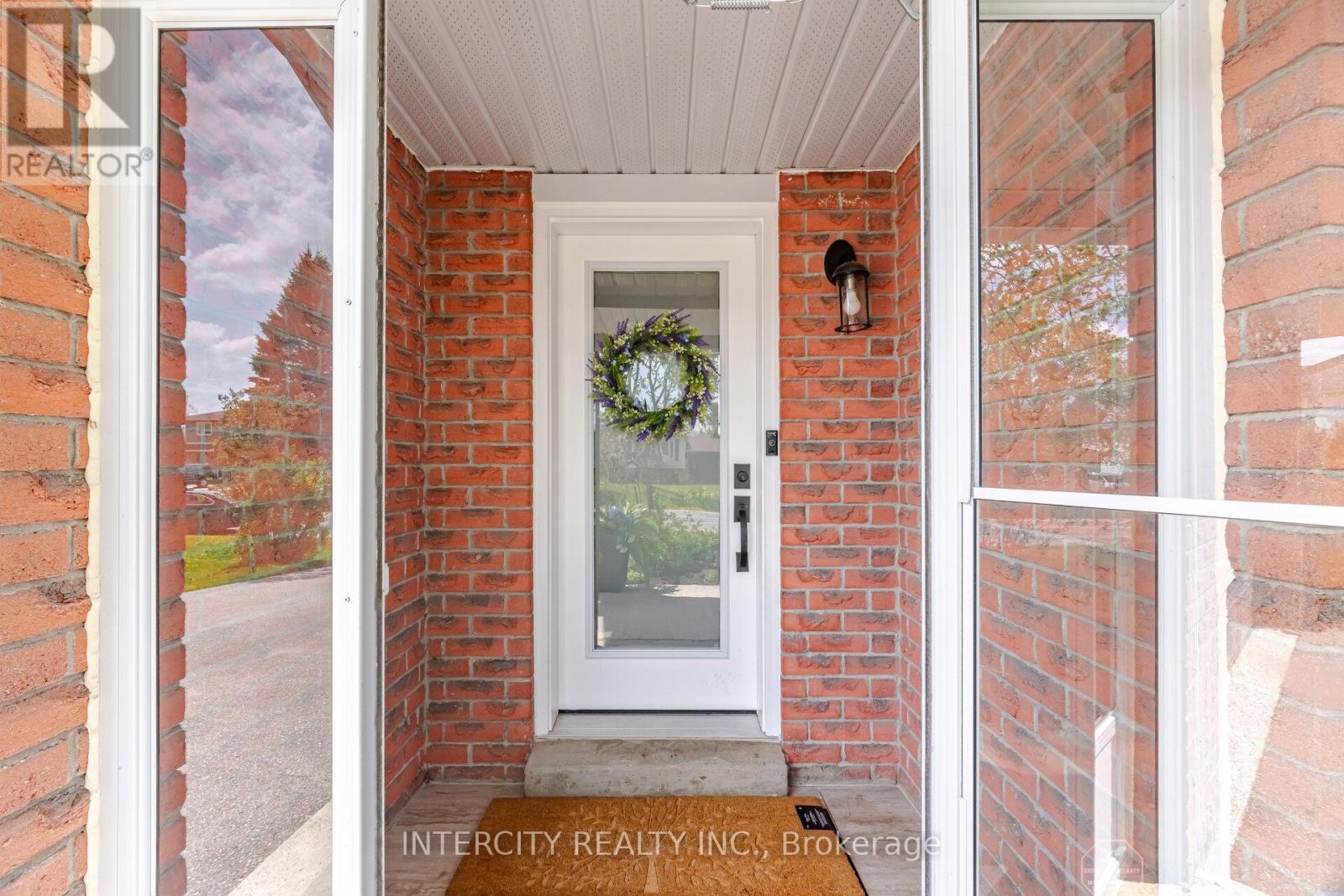 2262 Webb Street, Innisfil, Ontario  L9S 1K7 - Photo 4 - N13781336