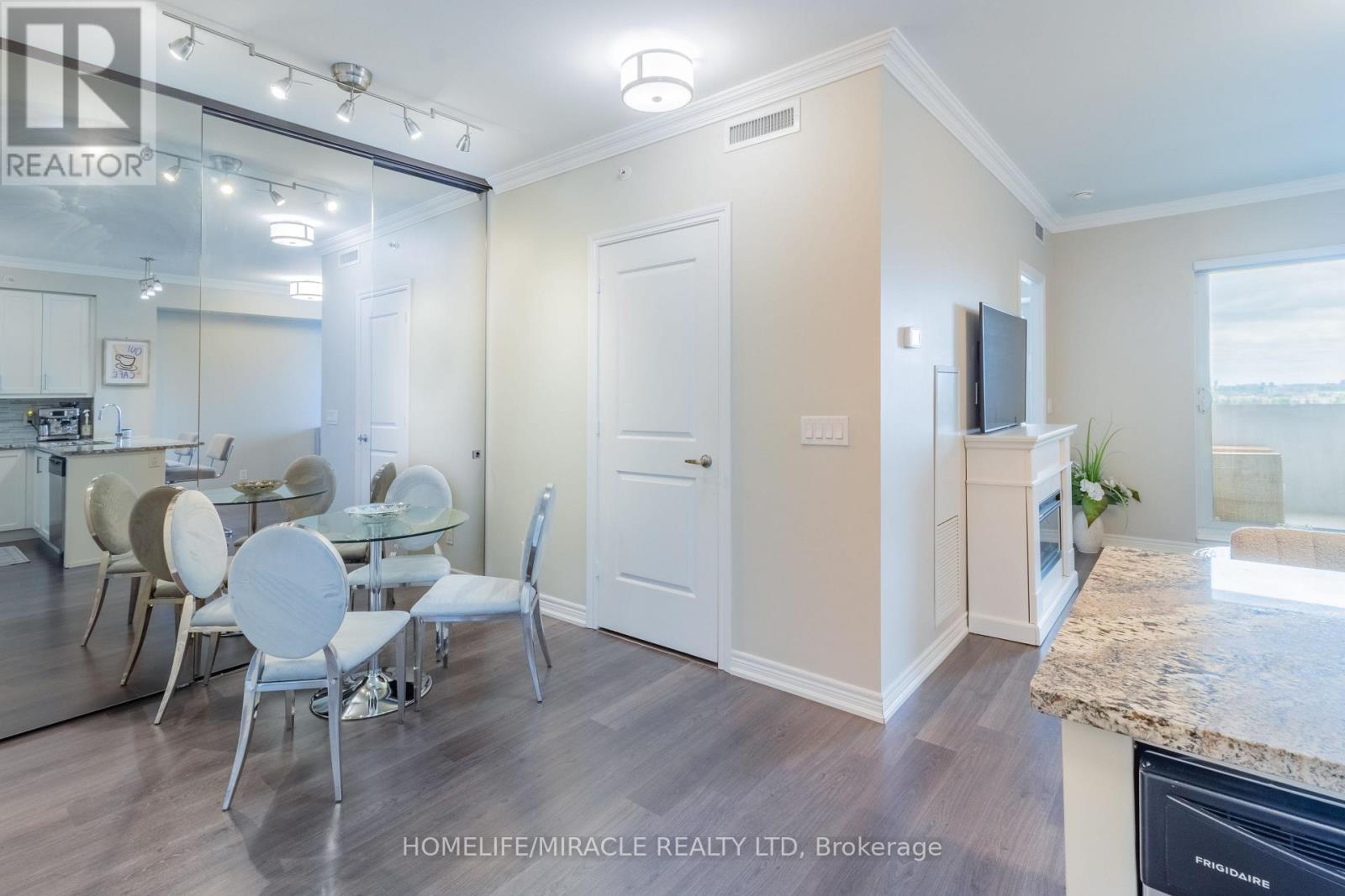 1410 - 9255 Jane Street, Vaughan (Maple), Ontario  L6A 0K1 - Photo 12 - N13781400