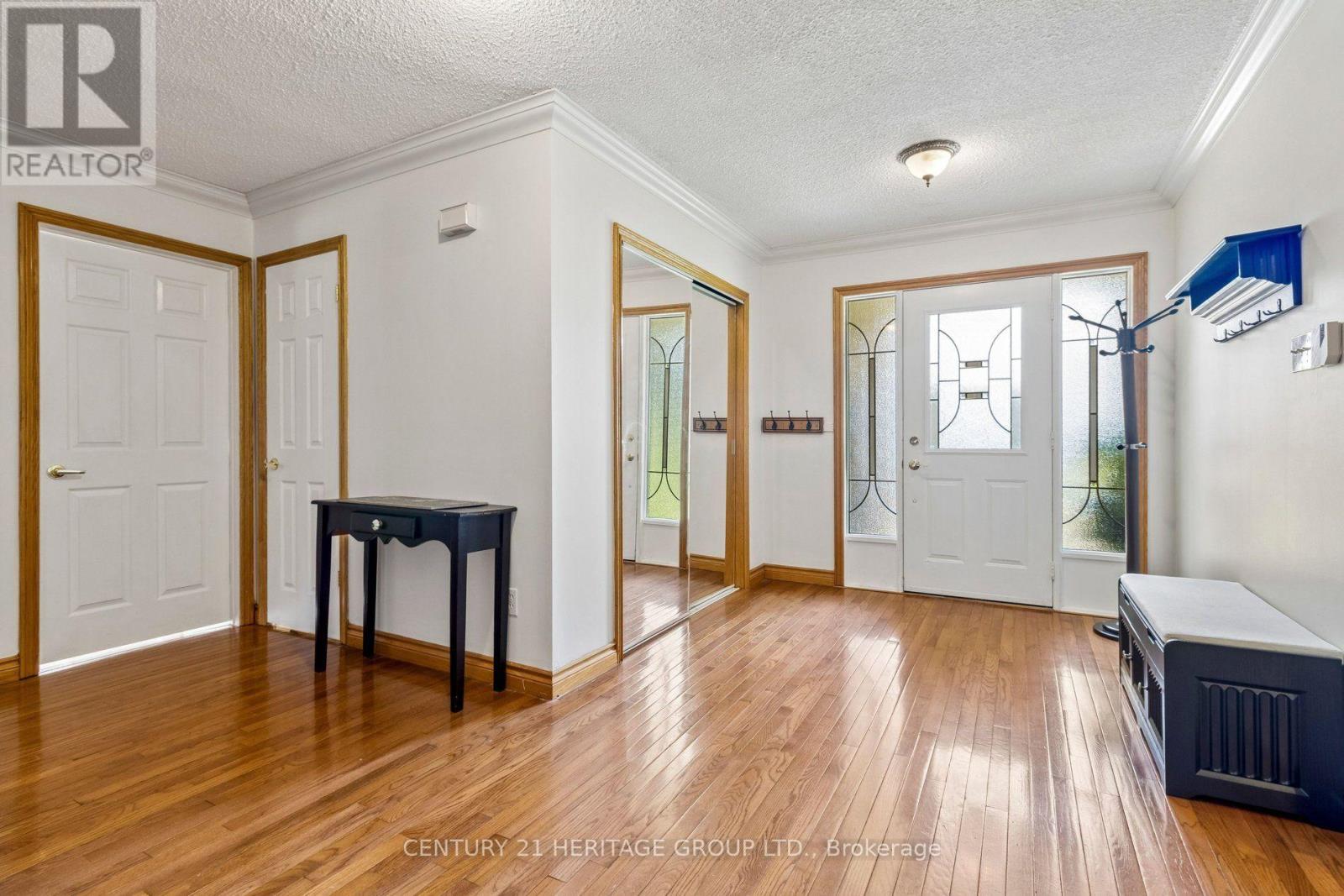 117 Mccauley Court, Newmarket, Ontario  L3Y 7W2 - Photo 2 - N13781422