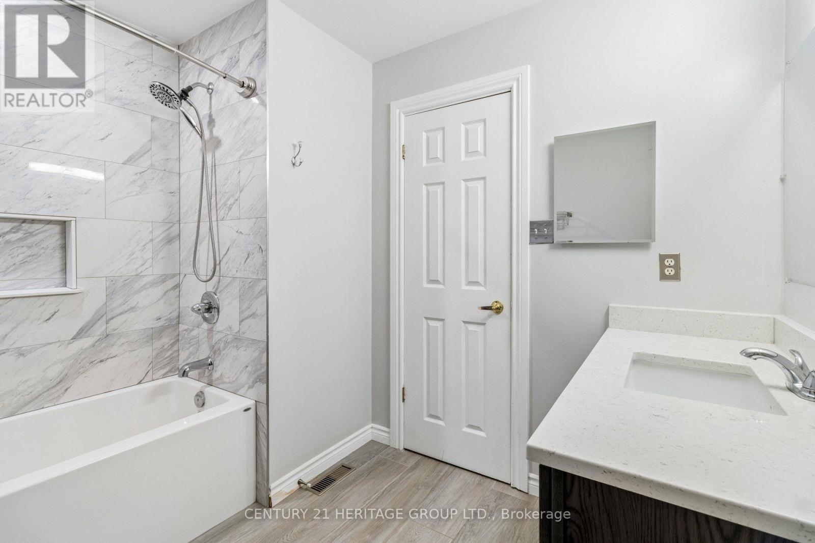 117 Mccauley Court, Newmarket, Ontario  L3Y 7W2 - Photo 20 - N13781422