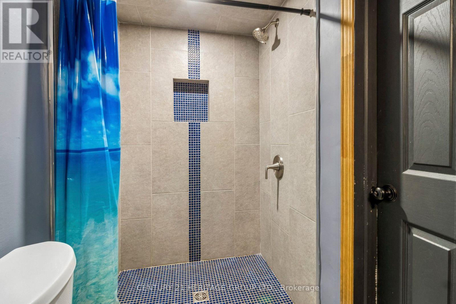 117 Mccauley Court, Newmarket, Ontario  L3Y 7W2 - Photo 37 - N13781422