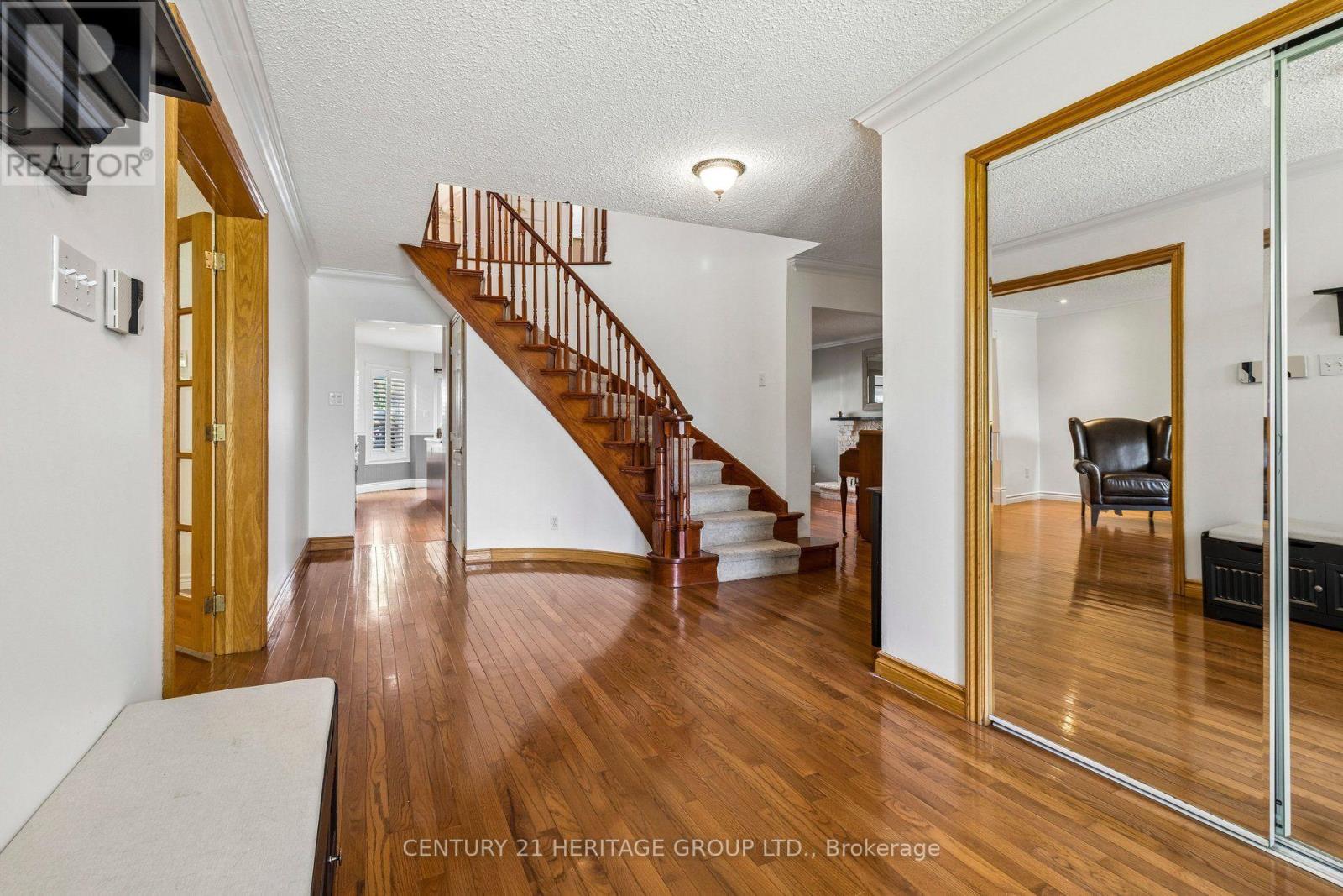 117 Mccauley Court, Newmarket, Ontario  L3Y 7W2 - Photo 4 - N13781422