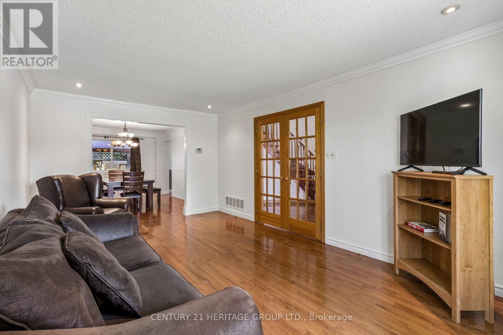 117 Mccauley Court, Newmarket, Ontario  L3Y 7W2 - Photo 8 - N13781422