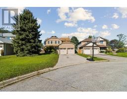 117 MCCAULEY COURT, Newmarket, Ontario