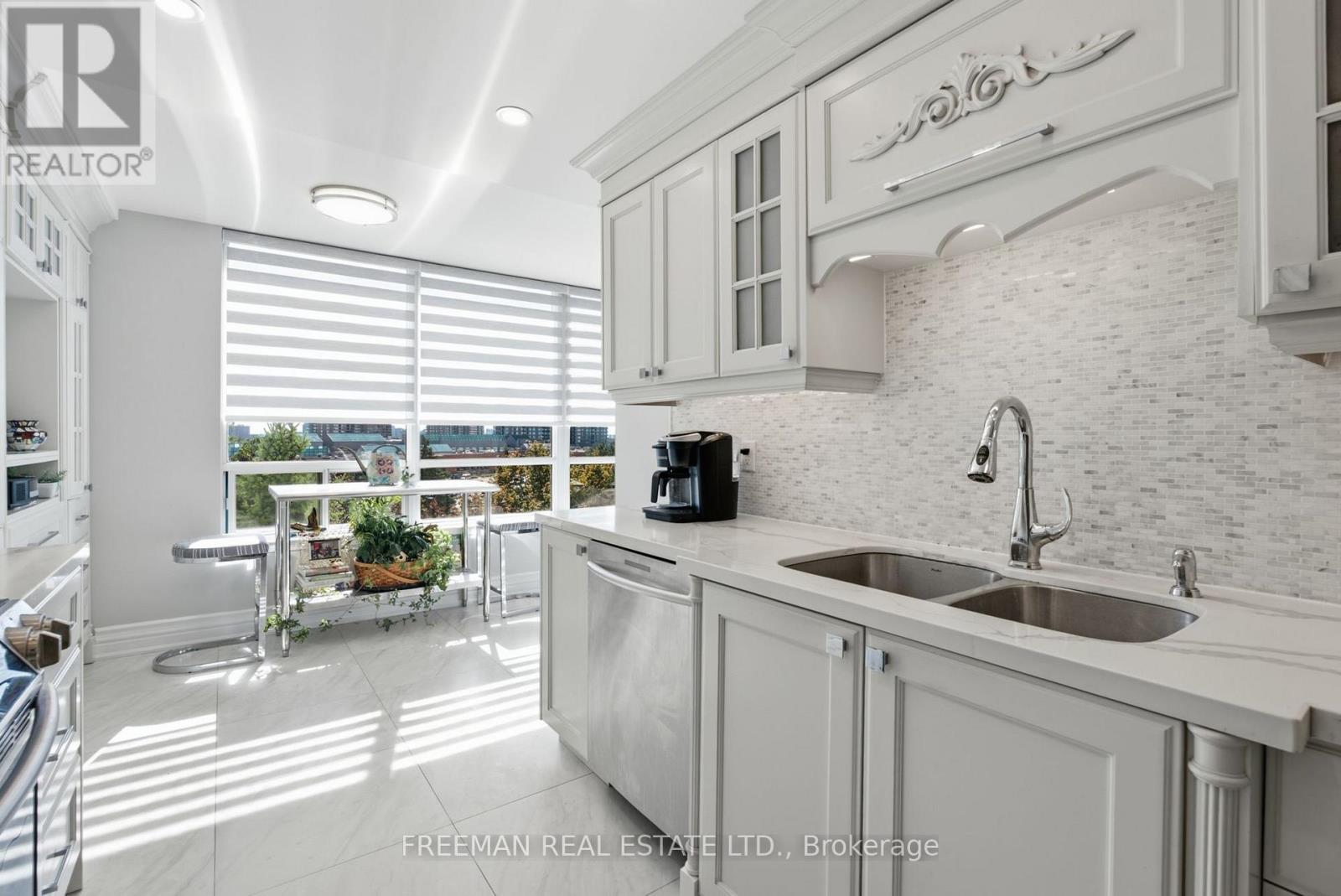 612 - 120 Promenade Circle, Vaughan, Ontario  L4J 7W9 - Photo 10 - N13781510