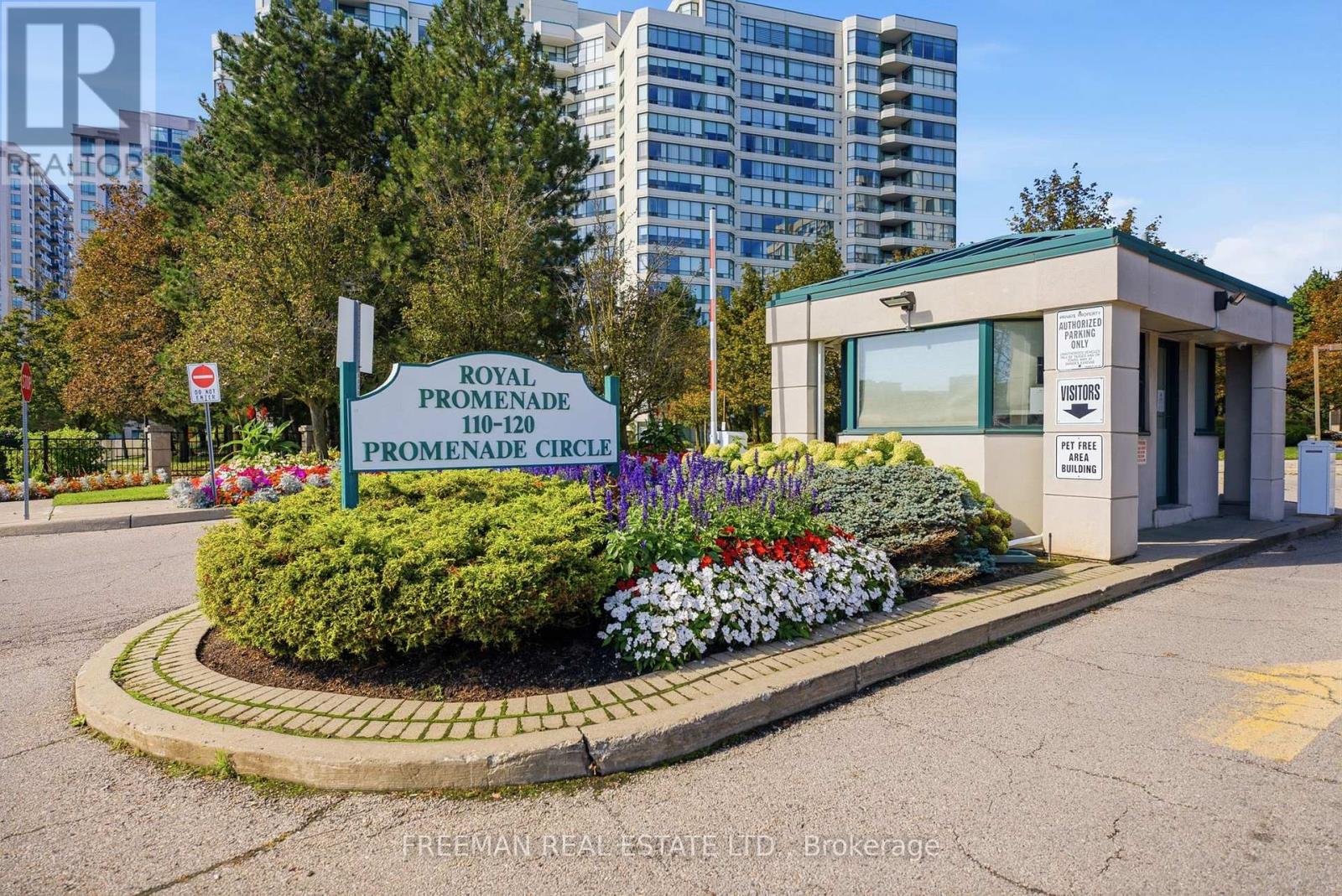 612 - 120 Promenade Circle, Vaughan, Ontario  L4J 7W9 - Photo 2 - N13781510