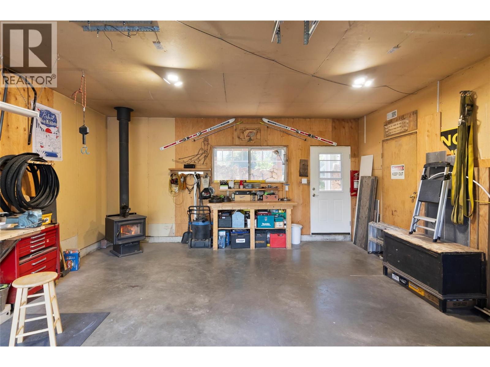 1009 Eighth Street, Revelstoke, British Columbia  V0E 2S0 - Photo 44 - 10400248