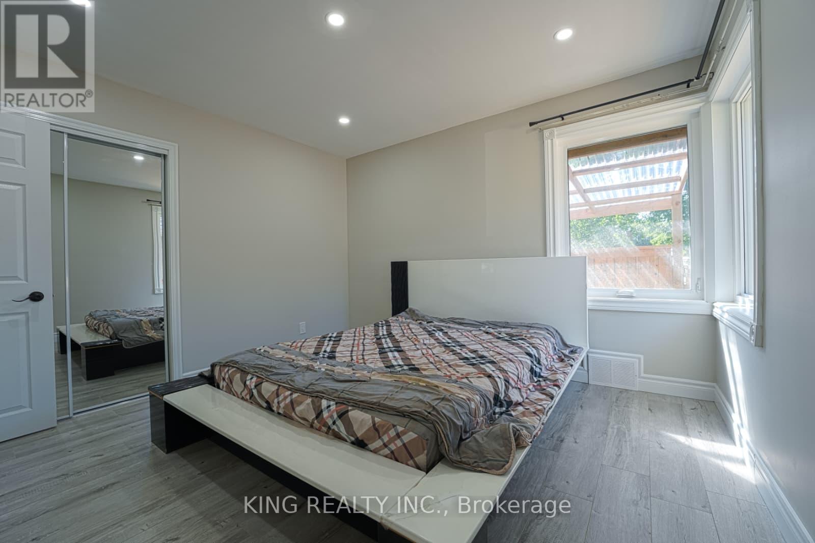 87 Elvaston Drive, Toronto, Ontario  M4A 1N7 - Photo 9 - C13655194