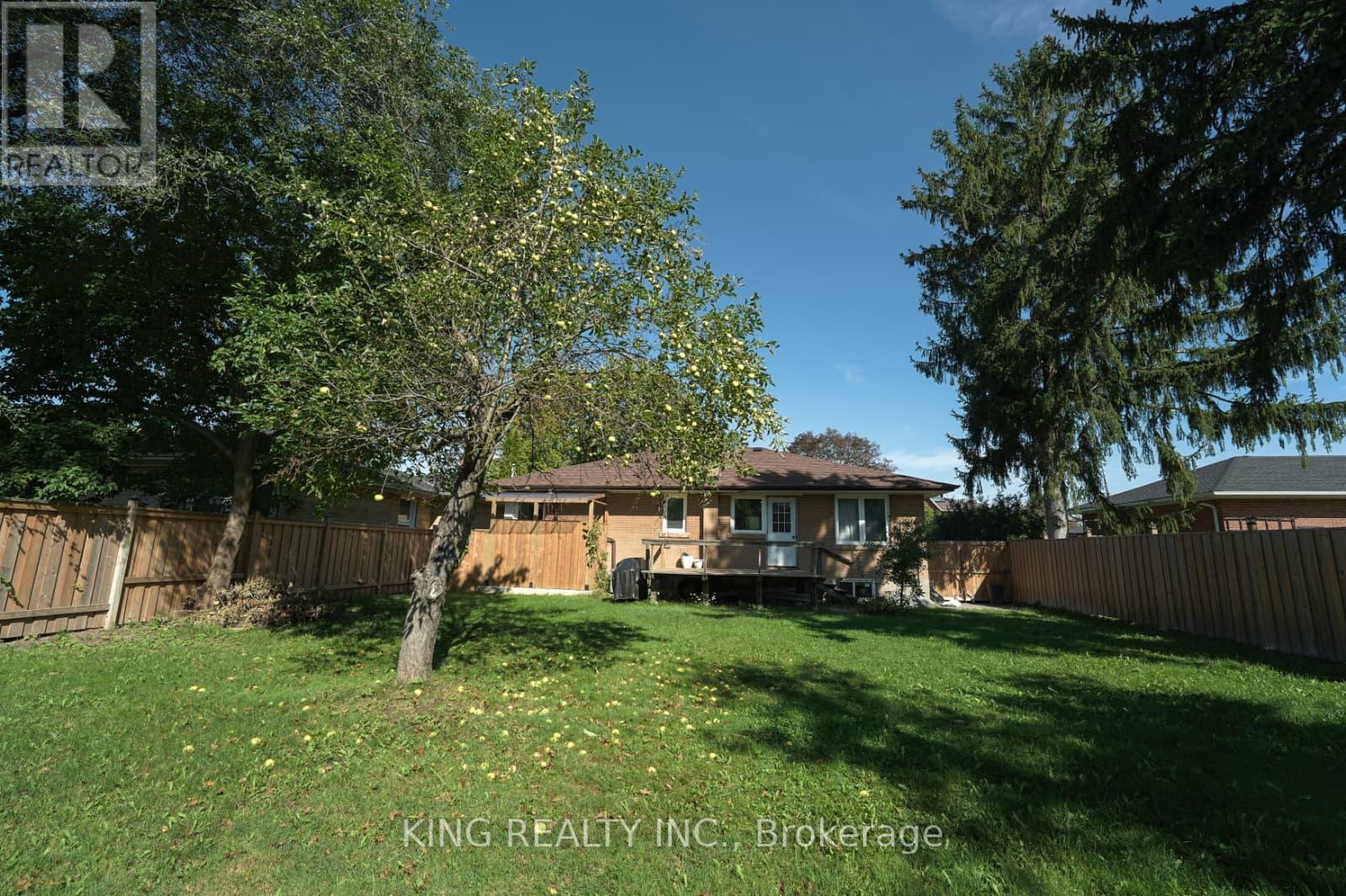 87 Elvaston Drive, Toronto, Ontario  M4A 1N7 - Photo 14 - C13655194