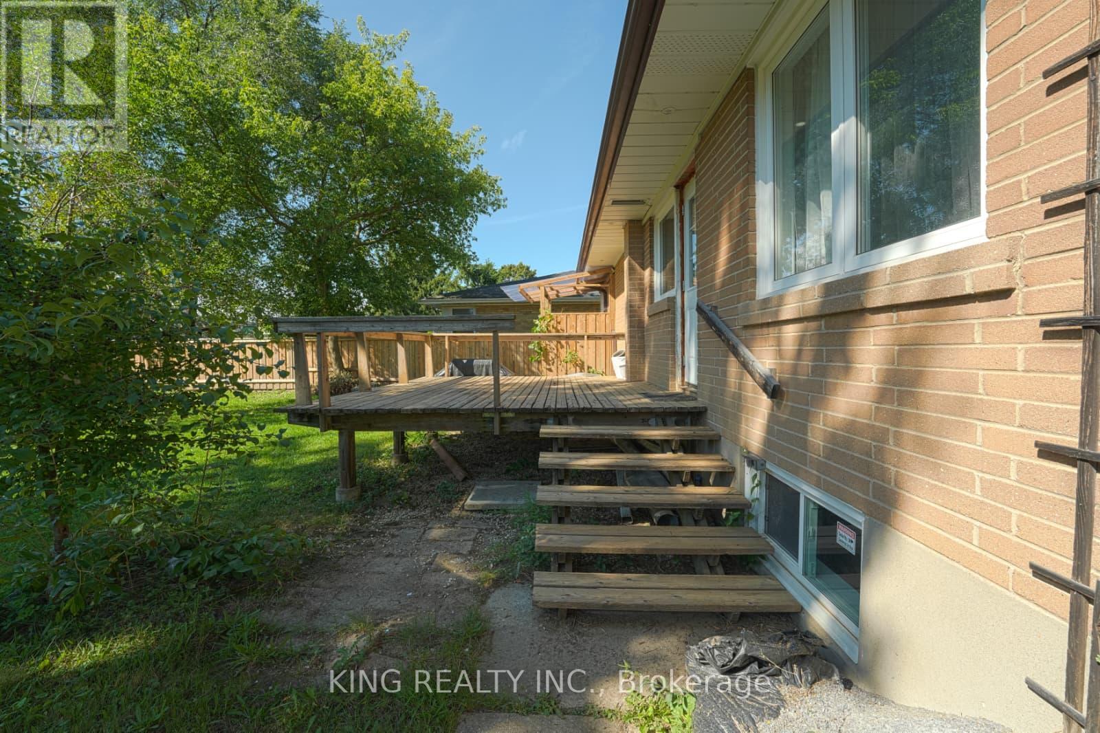 87 Elvaston Drive, Toronto, Ontario  M4A 1N7 - Photo 15 - C13655194