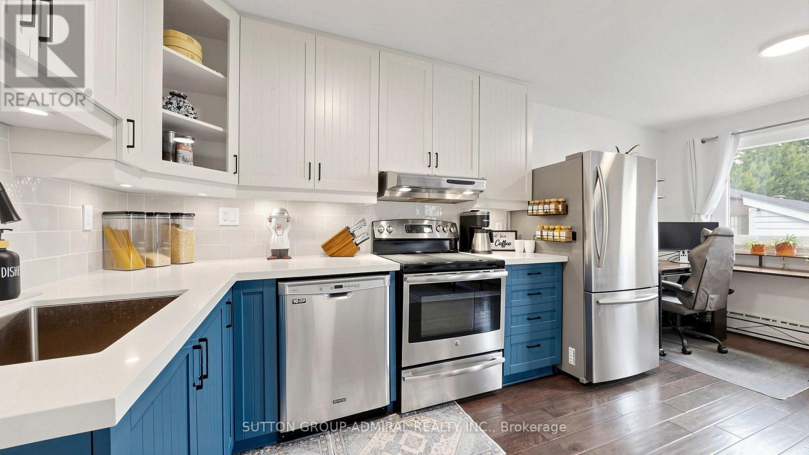 12 Laxis Avenue, Toronto, Ontario  M6M 2K5 - Photo 11 - W13781230
