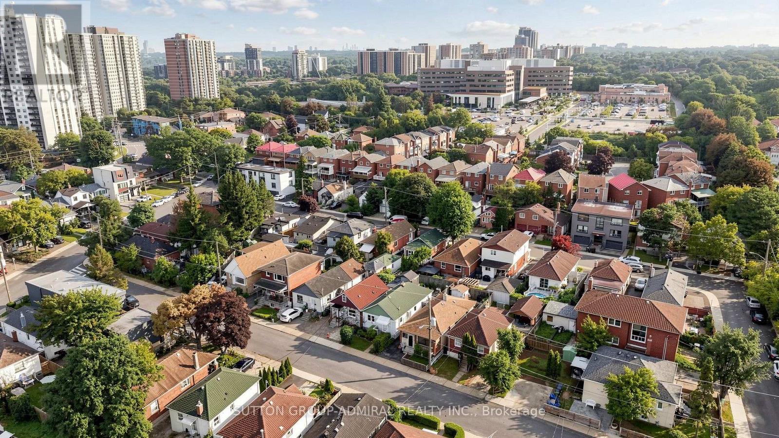 12 Laxis Avenue, Toronto, Ontario  M6M 2K5 - Photo 42 - W13781230