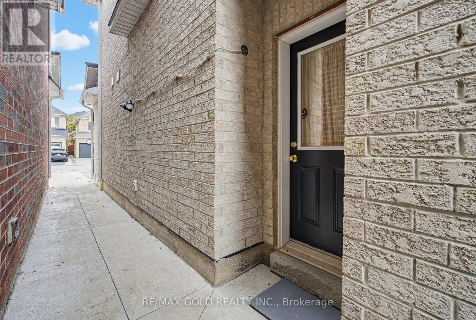 75 Watsonbrook Drive, Brampton, Ontario  L6R 0R3 - Photo 35 - W13781238