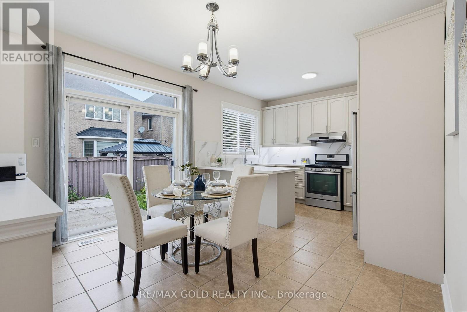 75 Watsonbrook Drive, Brampton, Ontario  L6R 0R3 - Photo 7 - W13781238