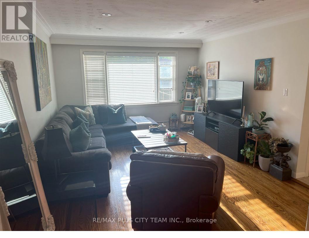 UNIT 3 - 9 THIRTY FIFTH STREET