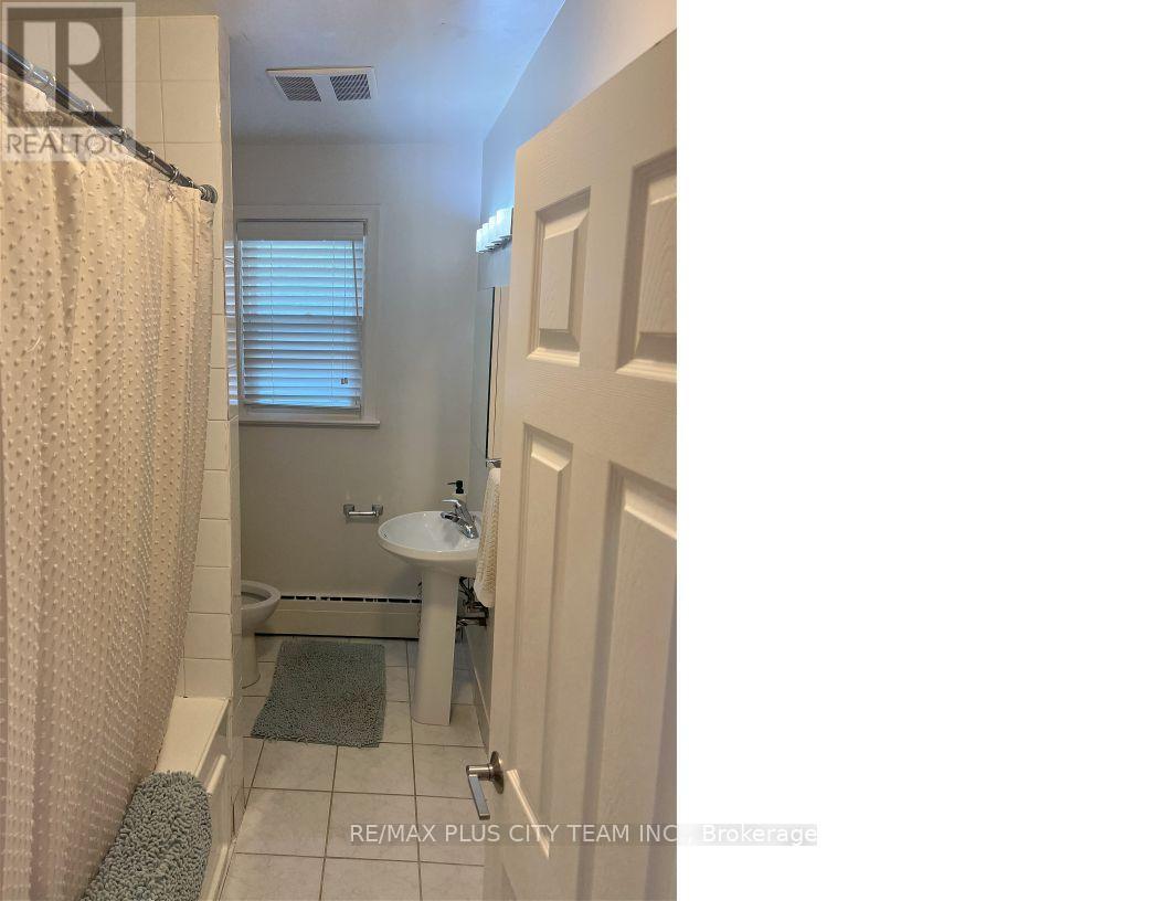 Unit 3 - 9 Thirty Fifth Street, Toronto, Ontario  M8W 3J8 - Photo 6 - W13781240