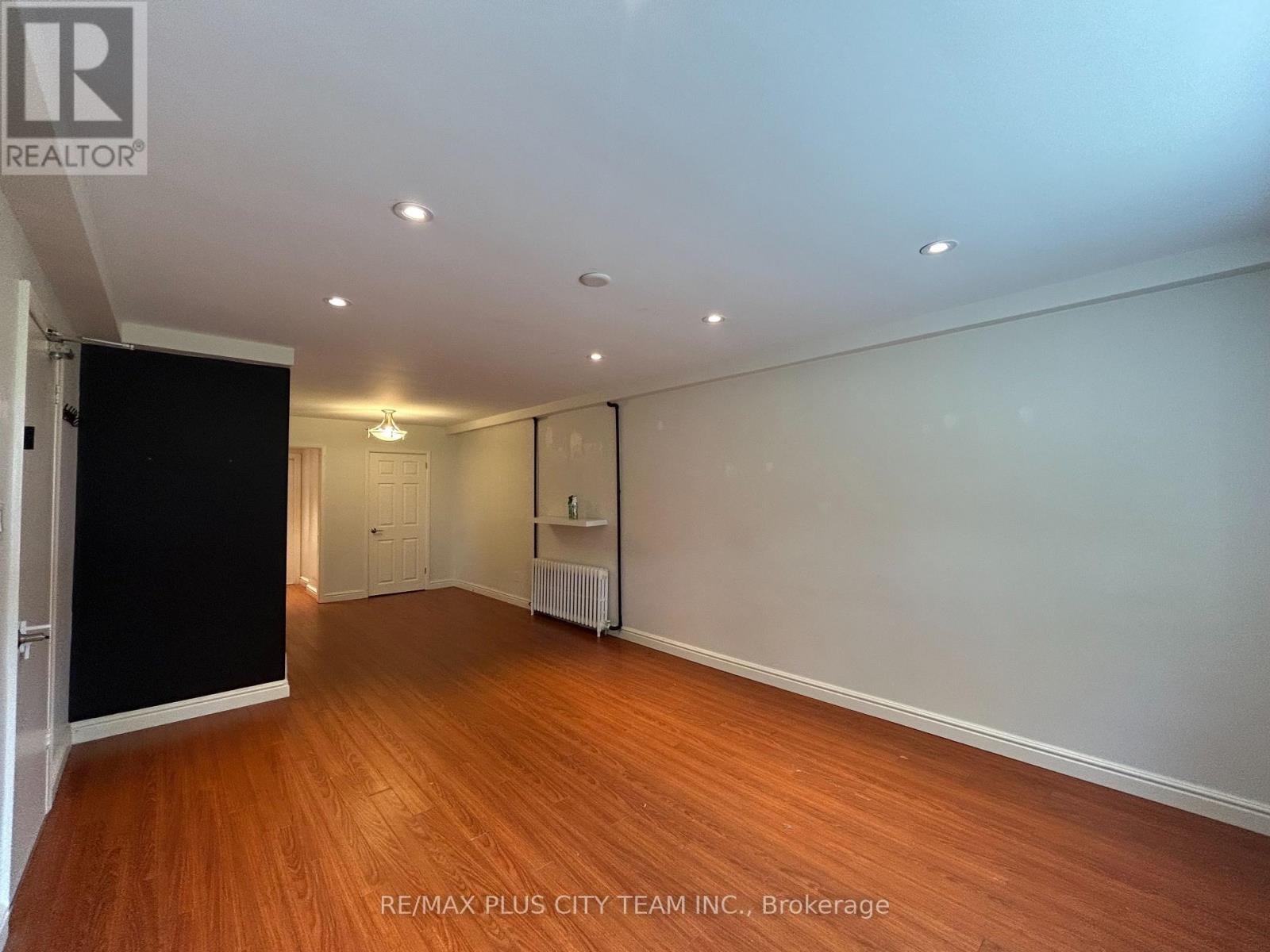 Unit 1 - 11 Thirty Fifth Street, Toronto, Ontario  M8W 3J8 - Photo 2 - W13781264