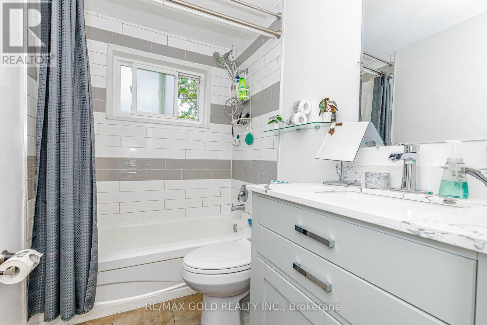 44 Deloraine Drive, Brampton, Ontario  L6T 1T7 - Photo 12 - W13781334