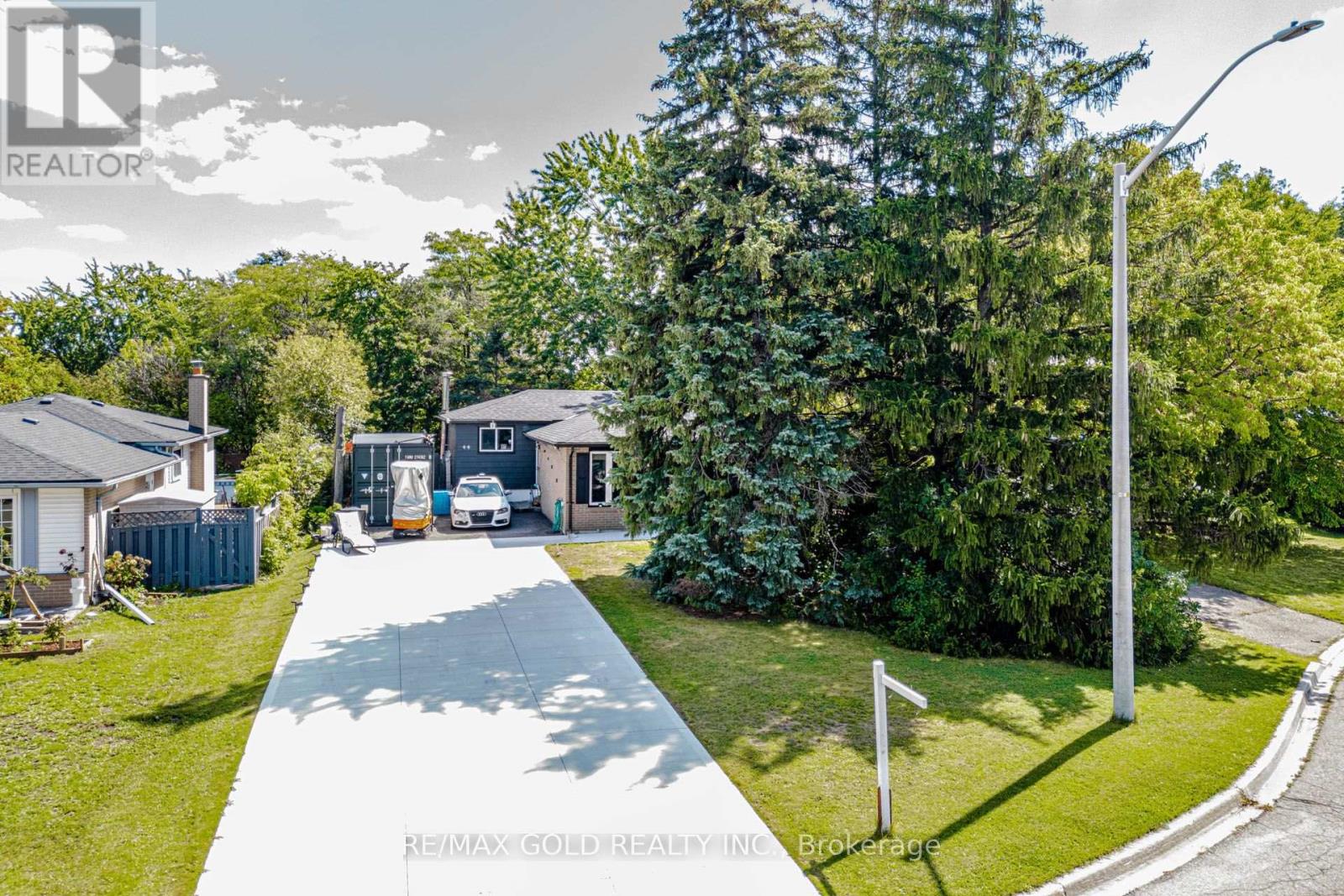 44 Deloraine Drive, Brampton, Ontario  L6T 1T7 - Photo 3 - W13781334