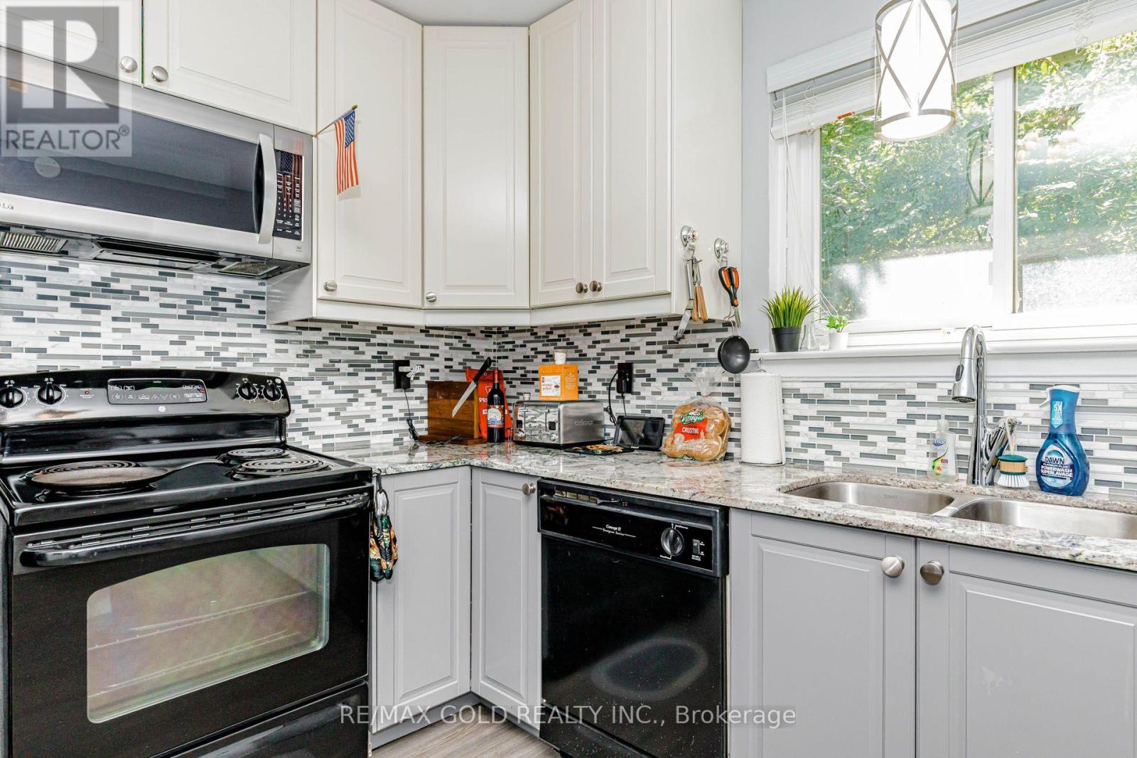 44 Deloraine Drive, Brampton, Ontario  L6T 1T7 - Photo 9 - W13781334