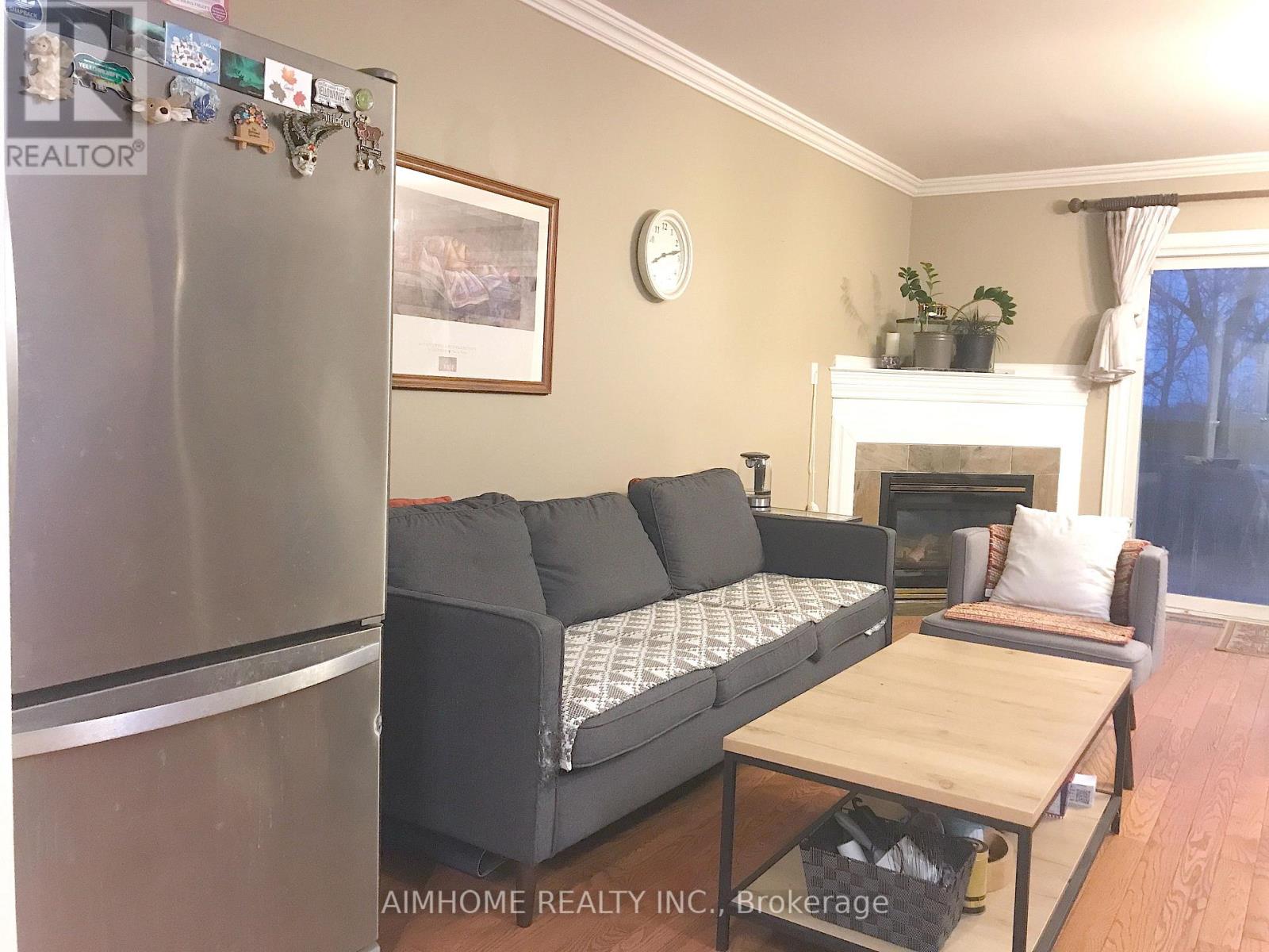 30 - 800 Dundas Street W, Mississauga, Ontario  L5C 4S9 - Photo 2 - W13781338