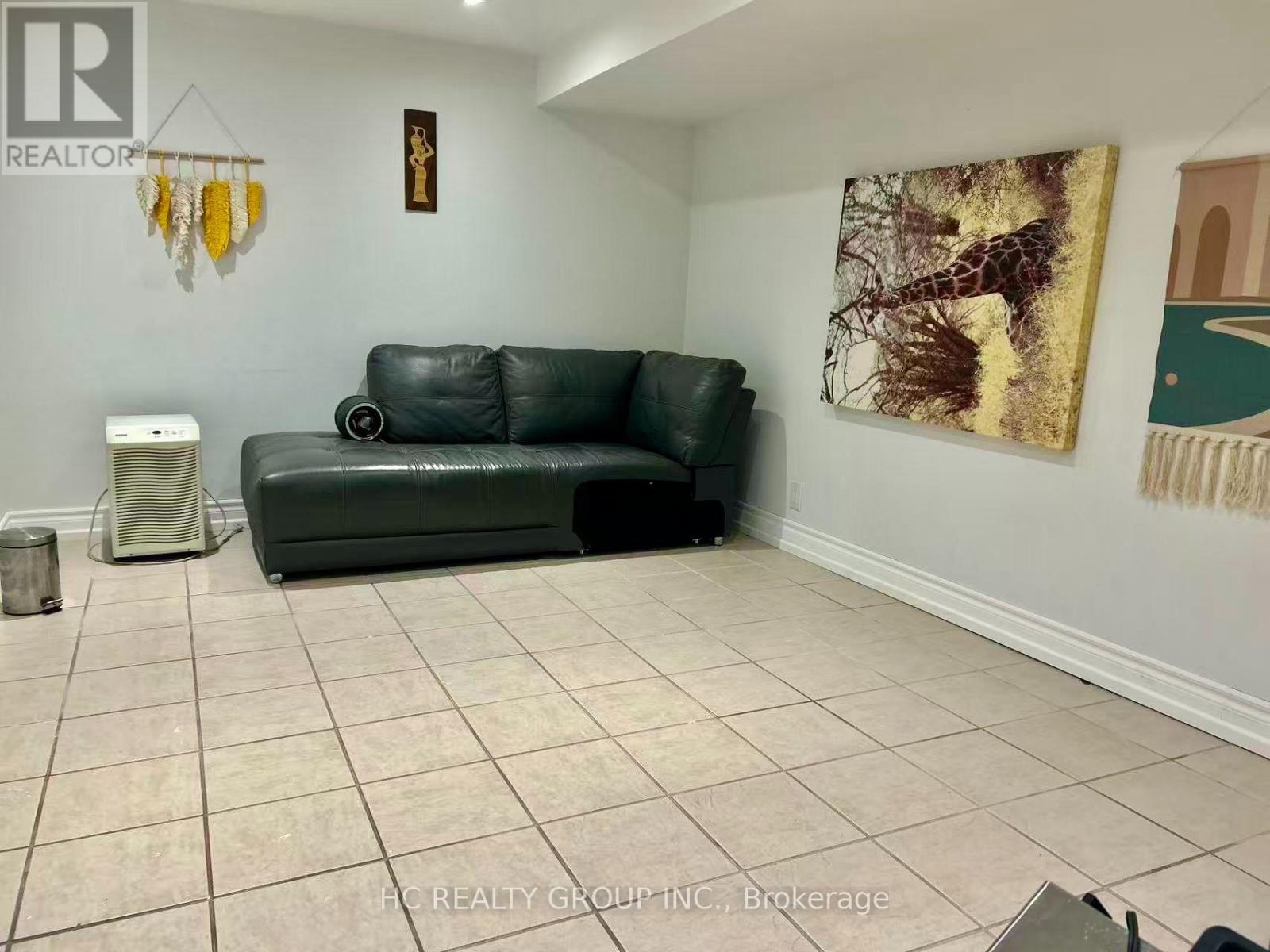 Lower 3271 Marlene Court, Mississauga, Ontario  L4X 2N6 - Photo 7 - W13781372